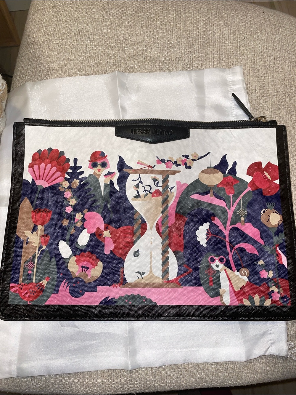 Urban Revivo Vegan Large Pouch Zipper Clutch